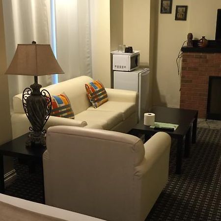 Adas Guesthouse Toronto Chambre photo