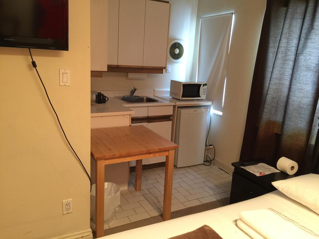 Adas Guesthouse Toronto Chambre photo