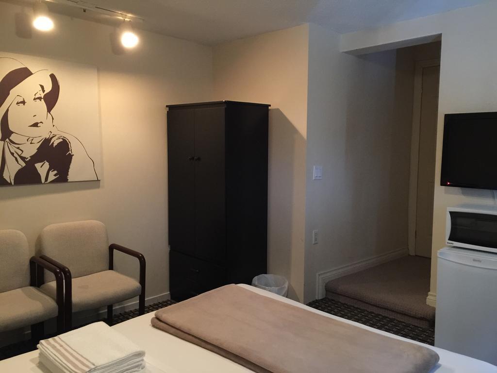 Adas Guesthouse Toronto Chambre photo