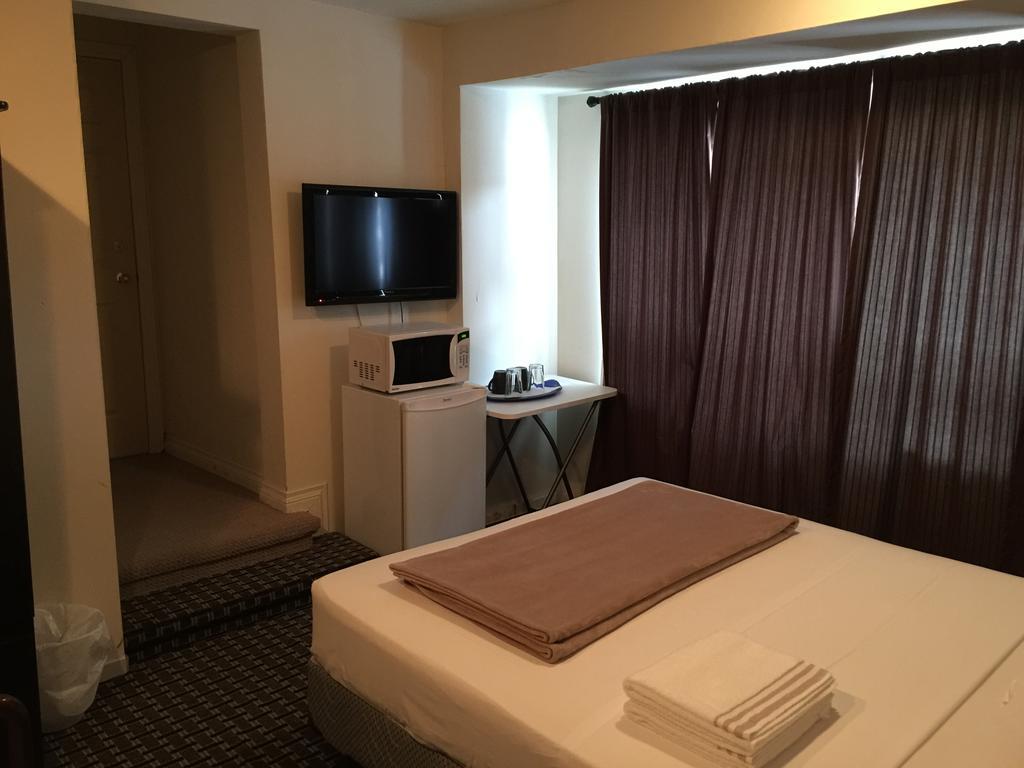 Adas Guesthouse Toronto Chambre photo