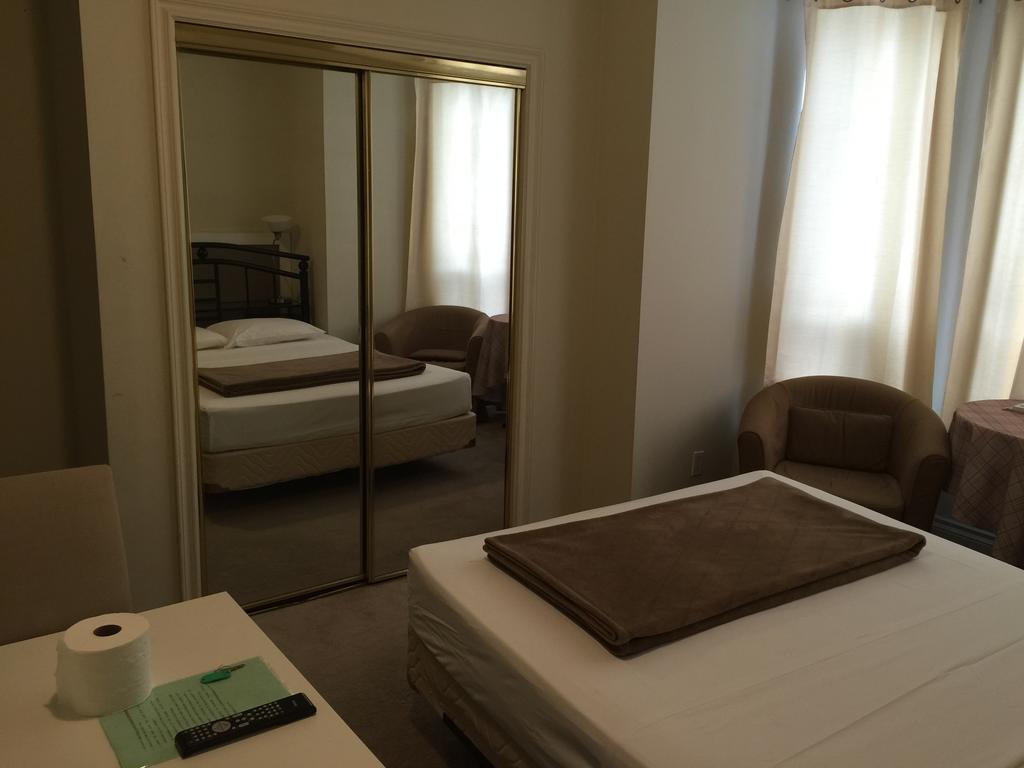 Adas Guesthouse Toronto Chambre photo