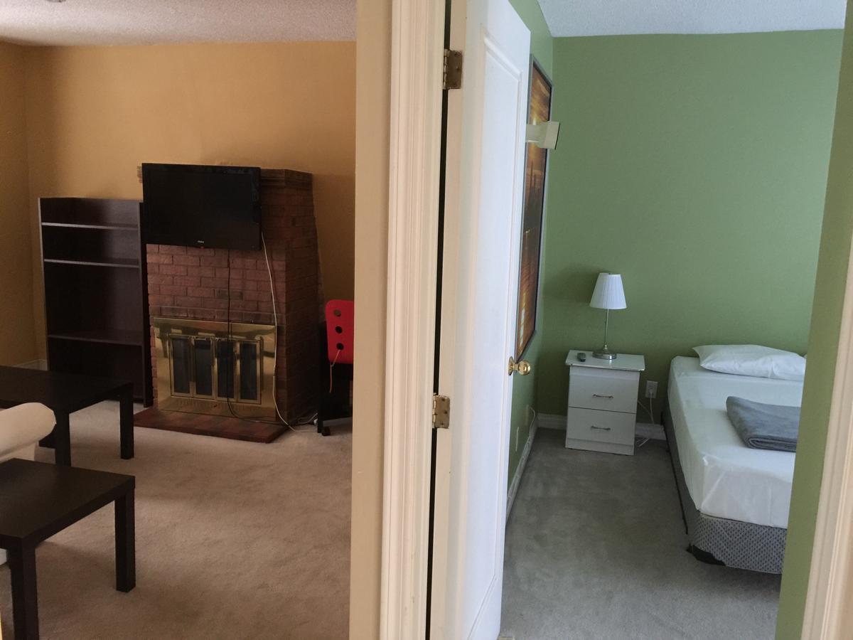 Adas Guesthouse Toronto Chambre photo